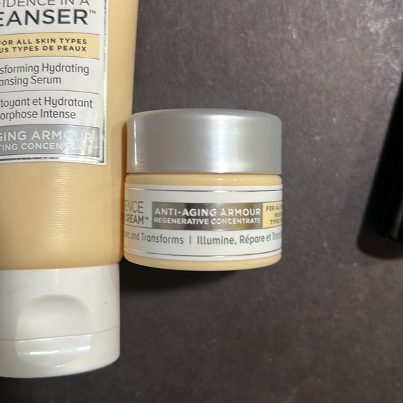 NWT IT Cosmetics Face & Eye Bundle - Picture 2 of 4